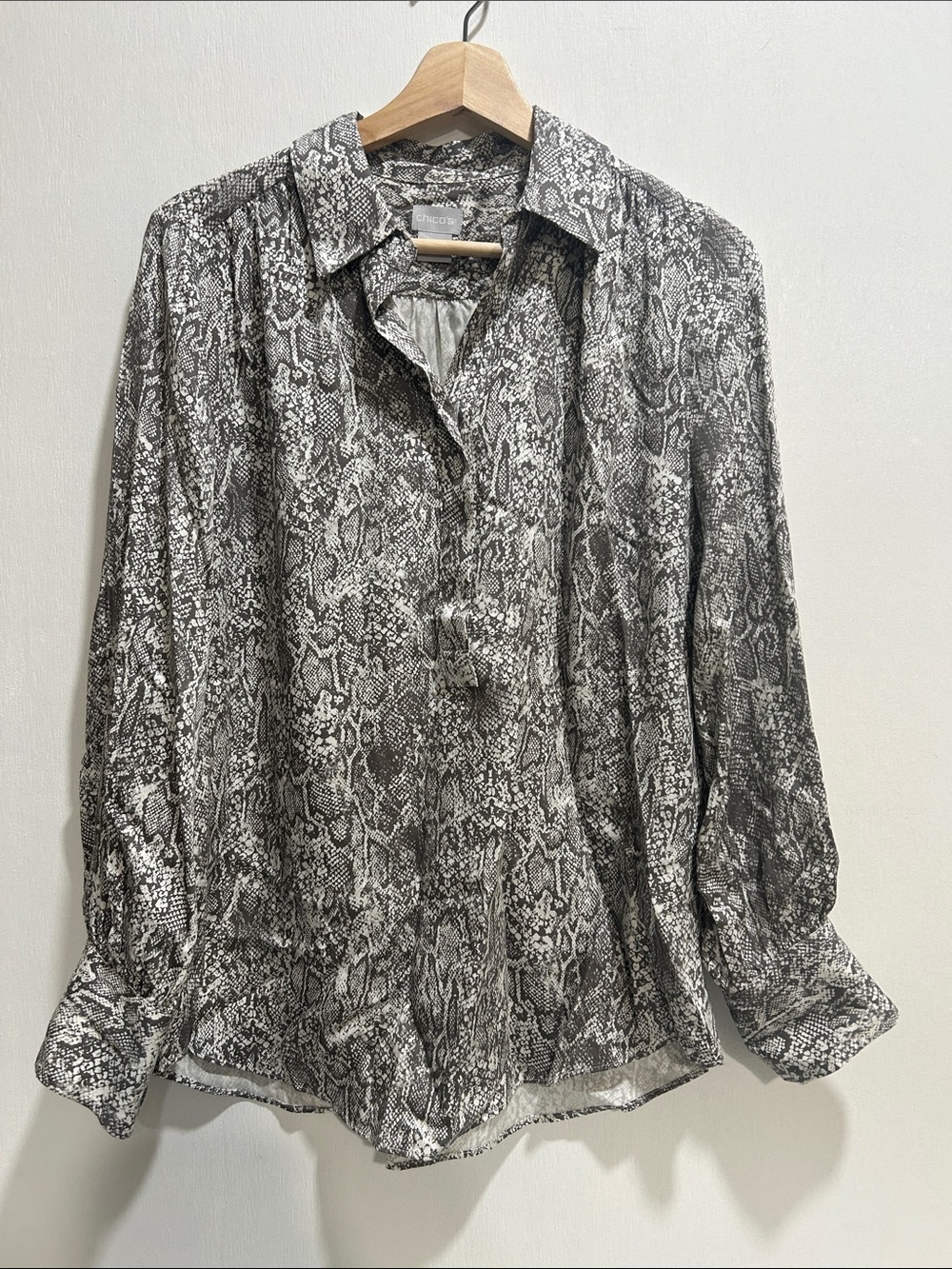 Chico's Modal Snake-Print Pullover Tunic Blouse Long Sleeve Sz 1 8/10